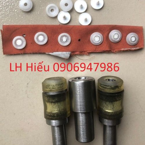 Cối đóng nút