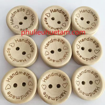 Nút gỗ khắc chữ