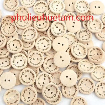 Nút gỗ khắc chữ