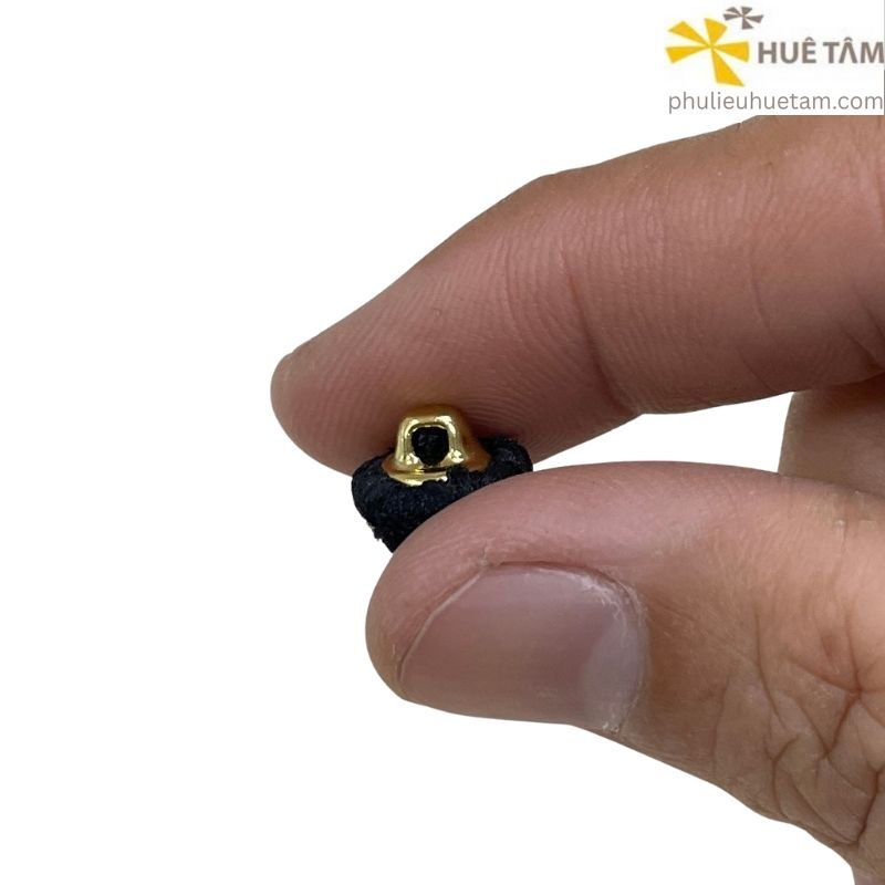 Cúc bọc vải chân đồng cao xi mạ màu vàng