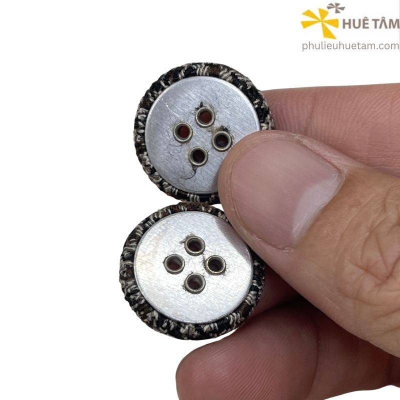 Cúc bọc vải mắt cáo 4 lỗ