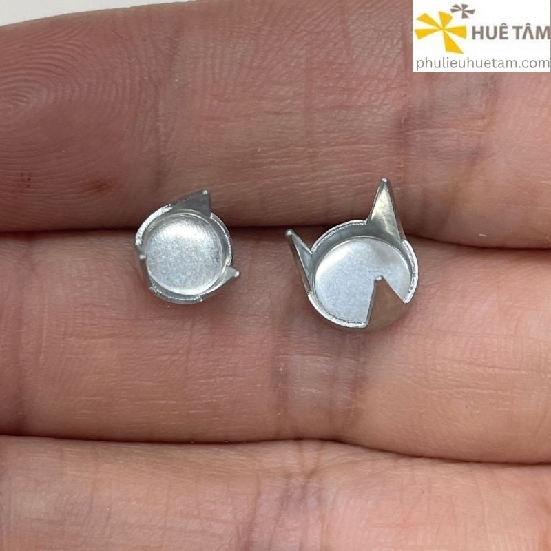 Cúc nón bọc vải đế sắt