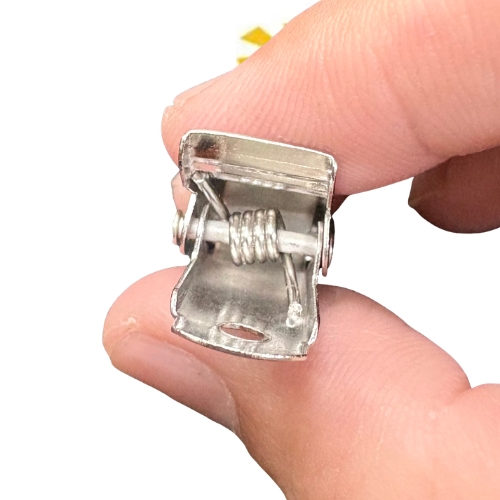 Đầu kẹp bảng tên - chất liệu sắt