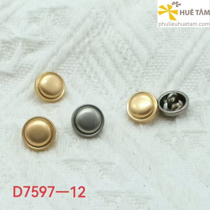 Nút áo kim loại có chân