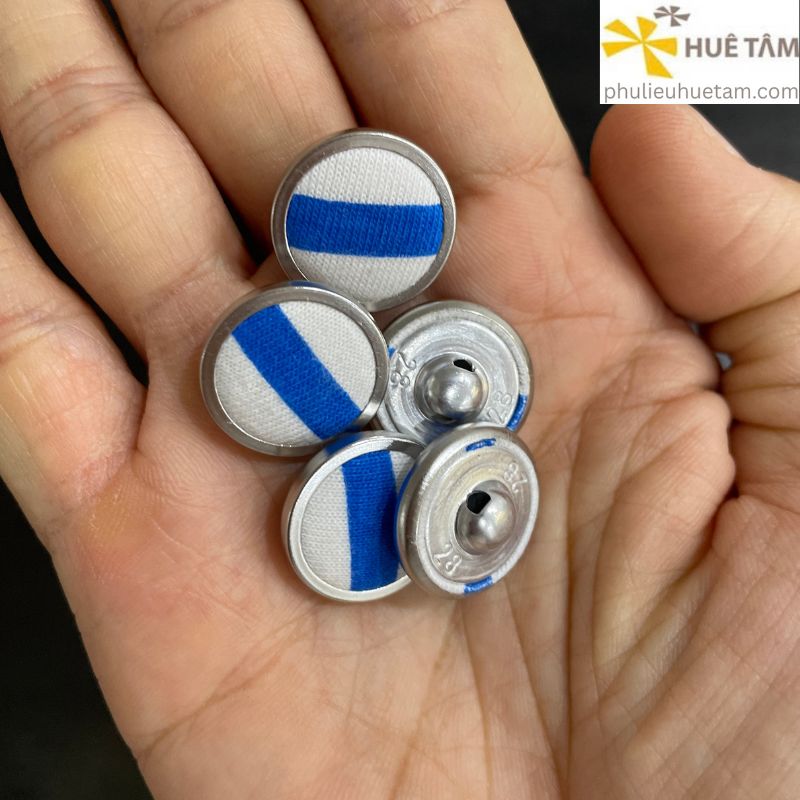 Nút bọc vải mặt cong bọc khoen