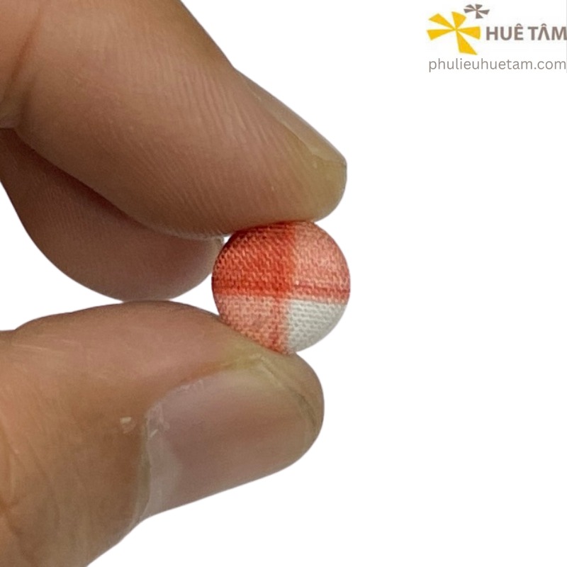 Nút bọc vải mặt cong chân nhôm tròn