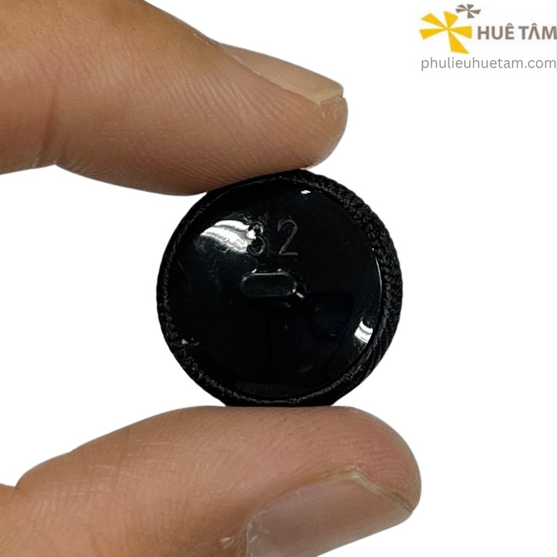 Nút bọc vải mặt cong chân nhựa đen