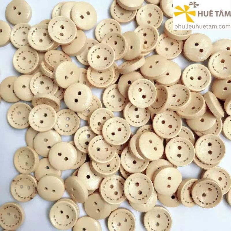 Nút gỗ khắc chữ