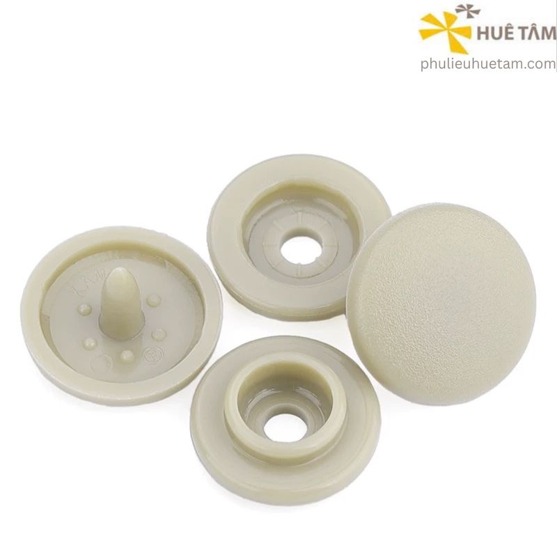 Nút nhựa bốn thành phần 15mm