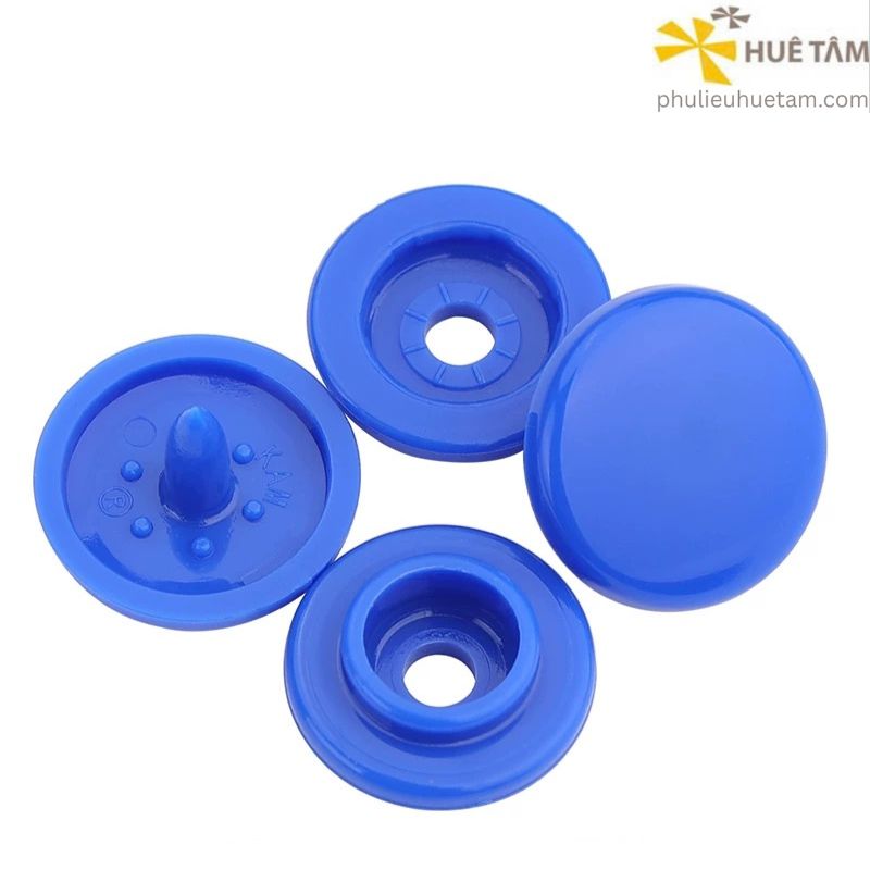 Nút nhựa bốn thành phần 15mm