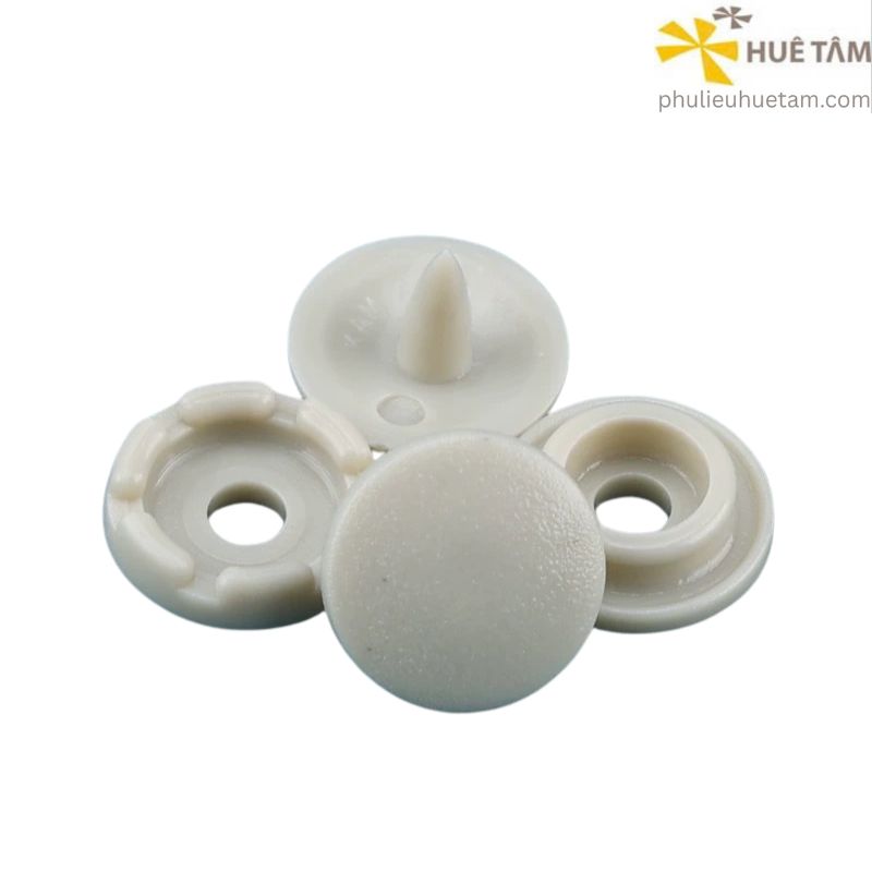 Nút nhựa bốn thành phần 9mm