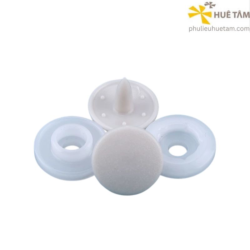 Nút nhựa bốn thành phần 9mm
