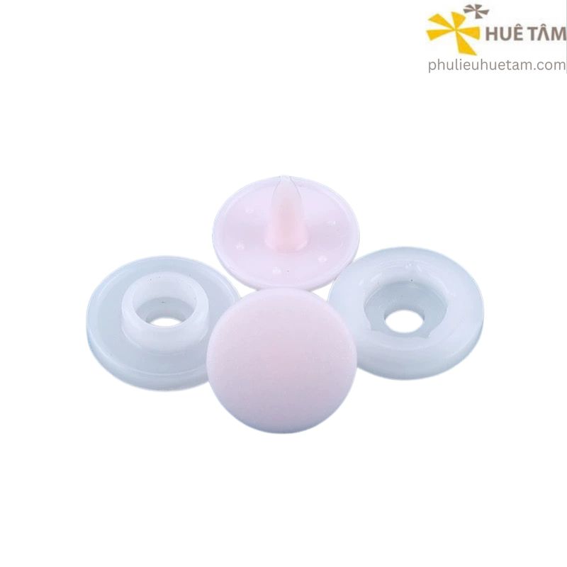 Nút nhựa bốn thành phần 9mm