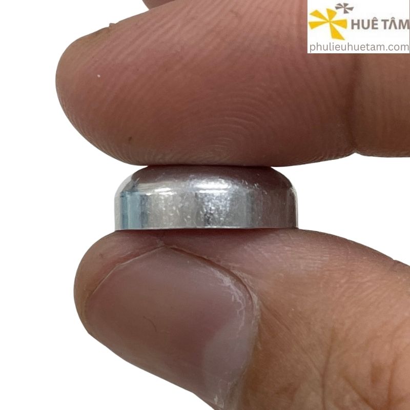 Phôi cúc nón bọc vải chân sắt 3 chấu
