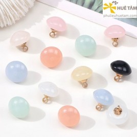 Nút nhựa có chân kim loại