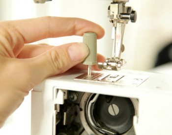Dầu máy khâu là gì? Các loại dầu máy phổ biến